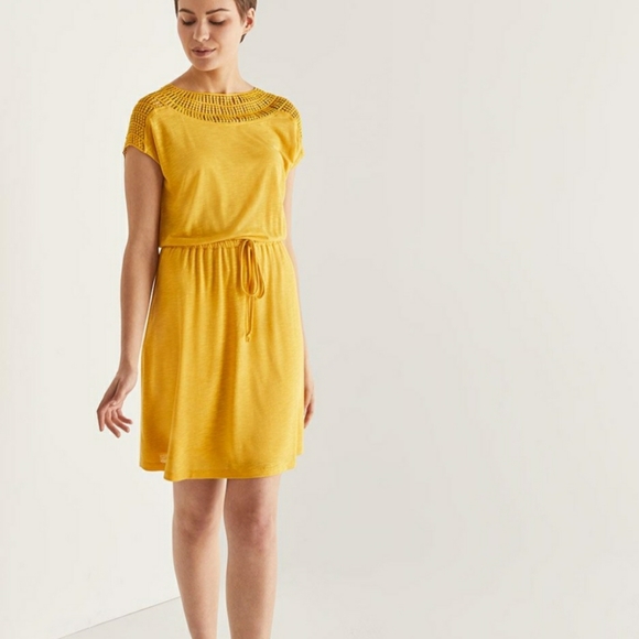 Reitmans Dresses & Skirts - 💣5 for $25💣 Yellow Crochet Insertion dress